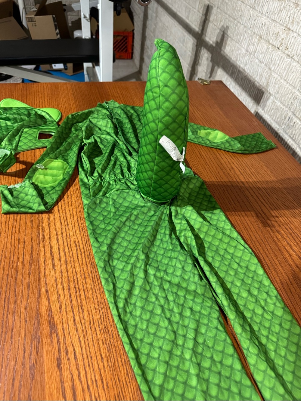 PJ Masks Gekko Costume Kids Size L 4-6 Green Jumpsuit Mask Tail Halloween - Picture 2 of 8